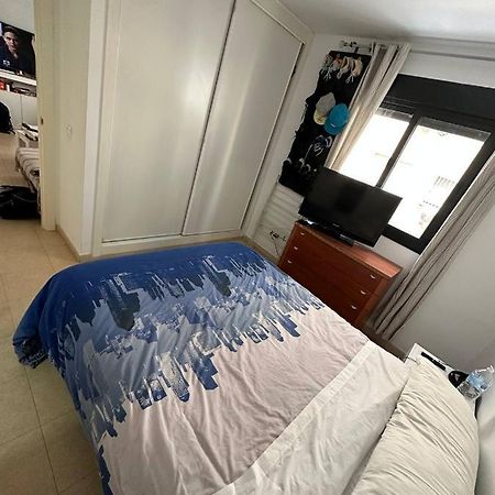 Apartment A / A 4Pax Near The Beach Малага Екстериор снимка