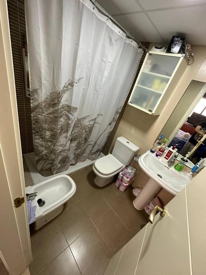Apartment A / A 4Pax Near The Beach Малага Екстериор снимка