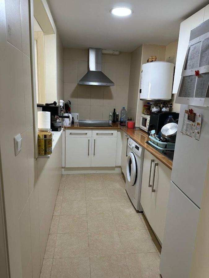 Apartment A / A 4Pax Near The Beach Малага Екстериор снимка