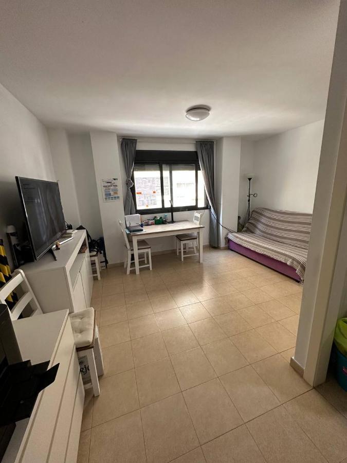 Apartment A / A 4Pax Near The Beach Малага Екстериор снимка