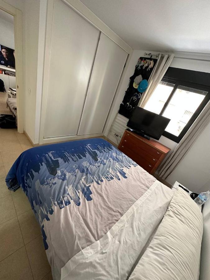 Apartment A / A 4Pax Near The Beach Малага Екстериор снимка