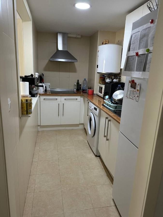 Apartment A / A 4Pax Near The Beach Малага Екстериор снимка