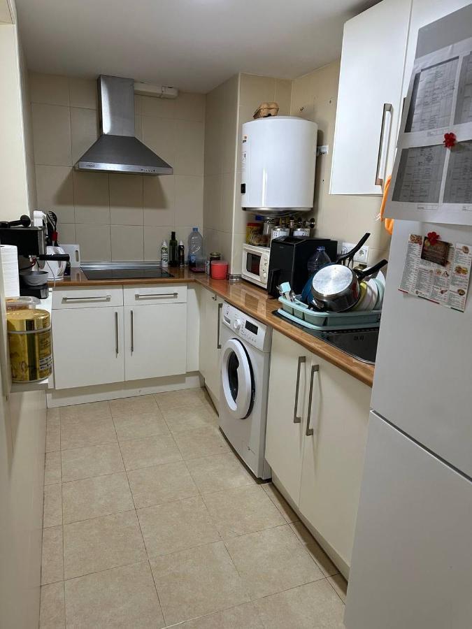 Apartment A / A 4Pax Near The Beach Малага Екстериор снимка